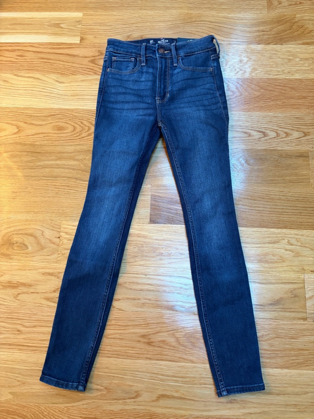 Hollister Women's Dark Wash Skinny Jeans